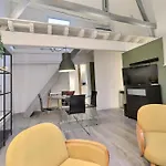 The Loft Under The Roofs - Near The Train Station Apartment