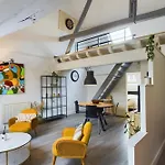 The Loft Under The Roofs - Near The Train Station Apartment