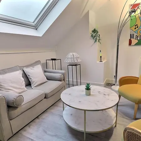 アパート The Loft Under The Roofs - Near The Train Station トロワ